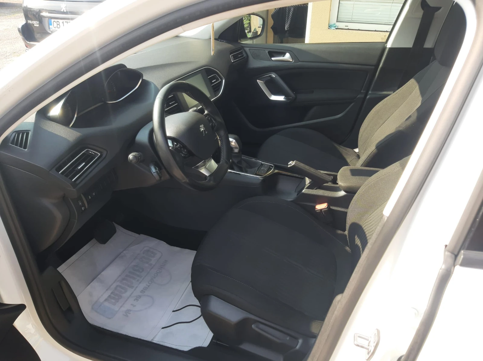 Peugeot 308 * * 1.6BlueHDI* * АВТОМАТИК* * EURO-6B* НАВИГАЦИЯ , снимка 8 - Автомобили и джипове - 55970510