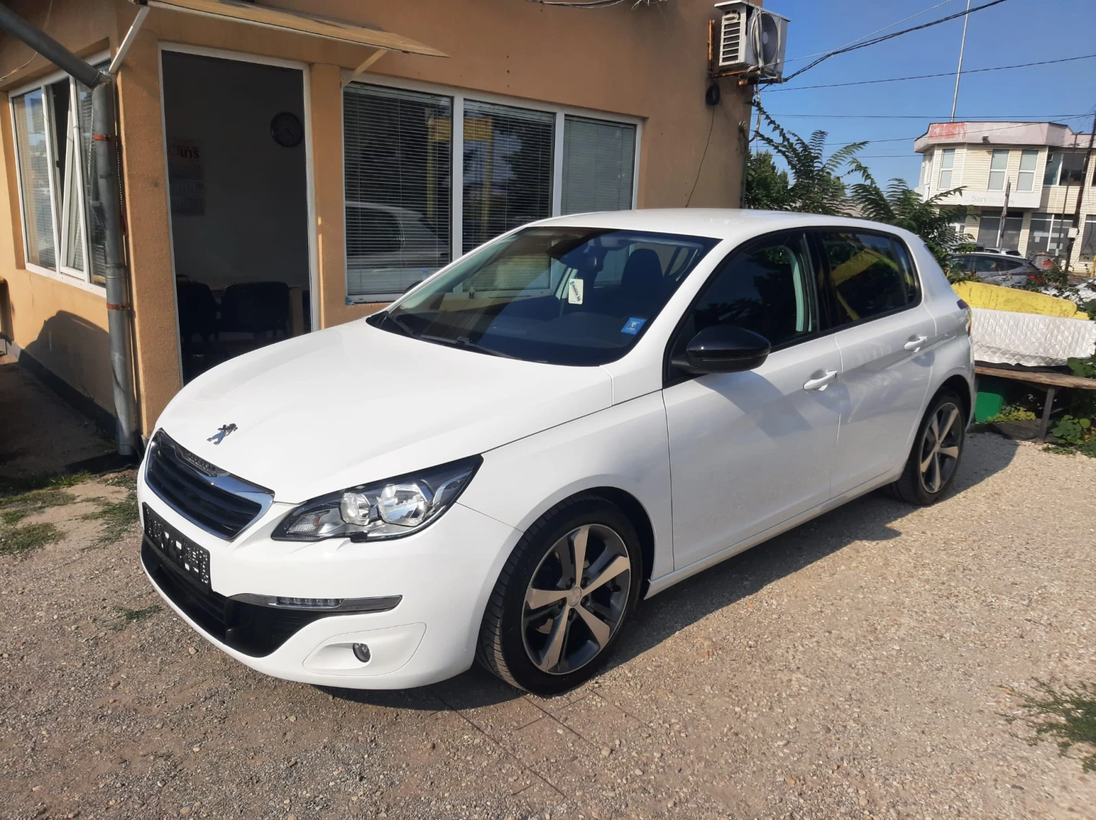 Peugeot 308 * * 1.6BlueHDI* * АВТОМАТИК* * EURO-6B* НАВИГАЦИЯ , снимка 2 - Автомобили и джипове - 55970510