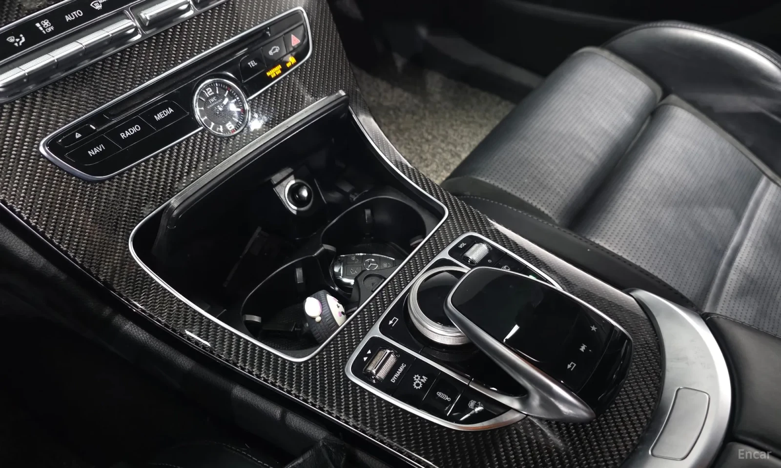 Mercedes-Benz C 63 AMG TOP CENA\Realni kilometri\full extri, снимка 9 - Автомобили и джипове - 56185605
