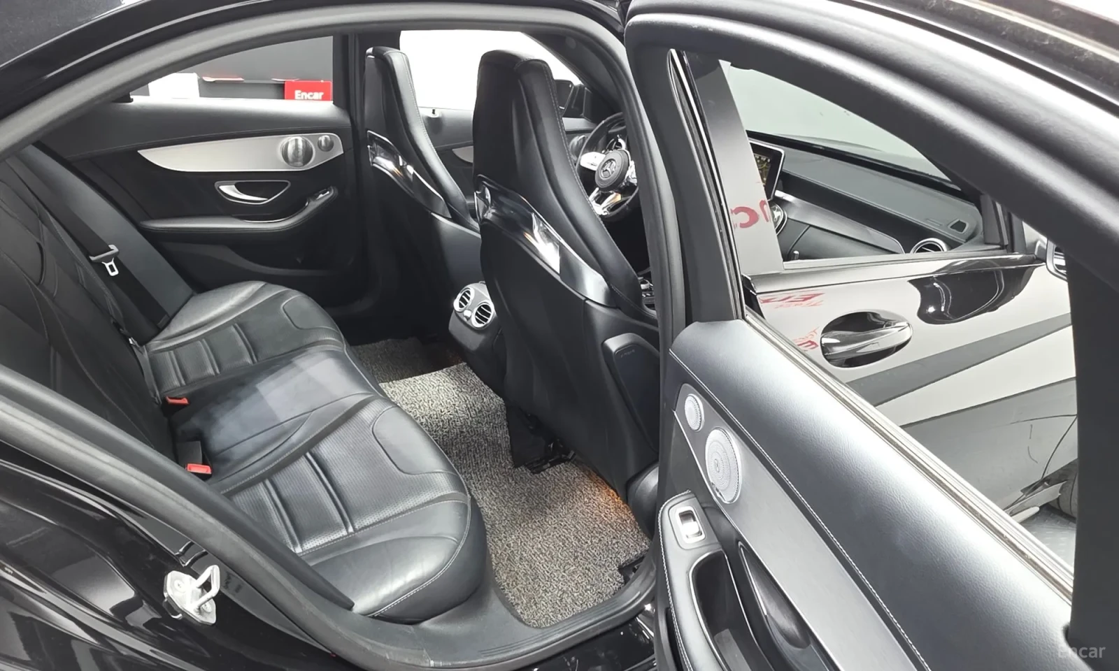 Mercedes-Benz C 63 AMG TOP CENA\Realni kilometri\full extri, снимка 11 - Автомобили и джипове - 56185605