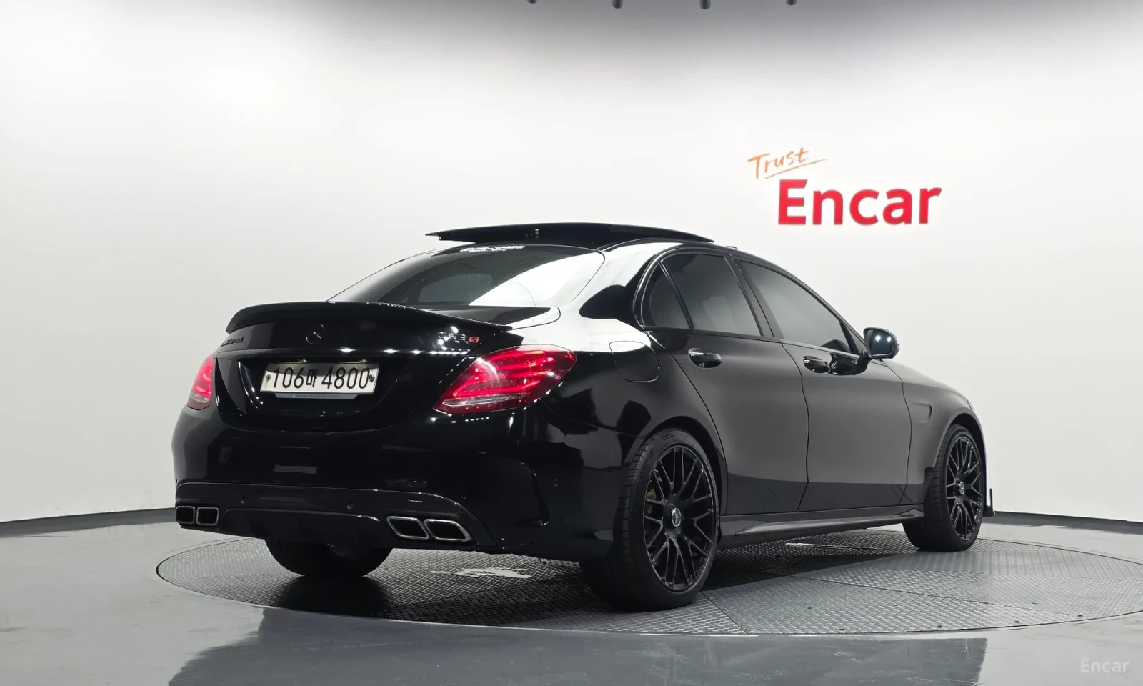 Mercedes-Benz C 63 AMG TOP CENA\Realni kilometri\full extri, снимка 2 - Автомобили и джипове - 56185605