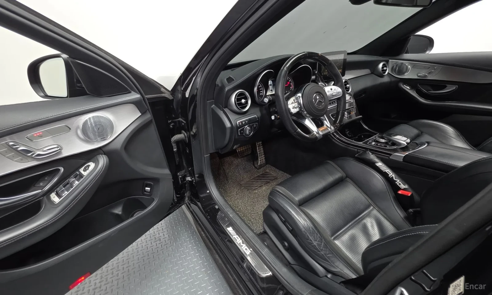 Mercedes-Benz C 63 AMG TOP CENA\Realni kilometri\full extri, снимка 10 - Автомобили и джипове - 56185605
