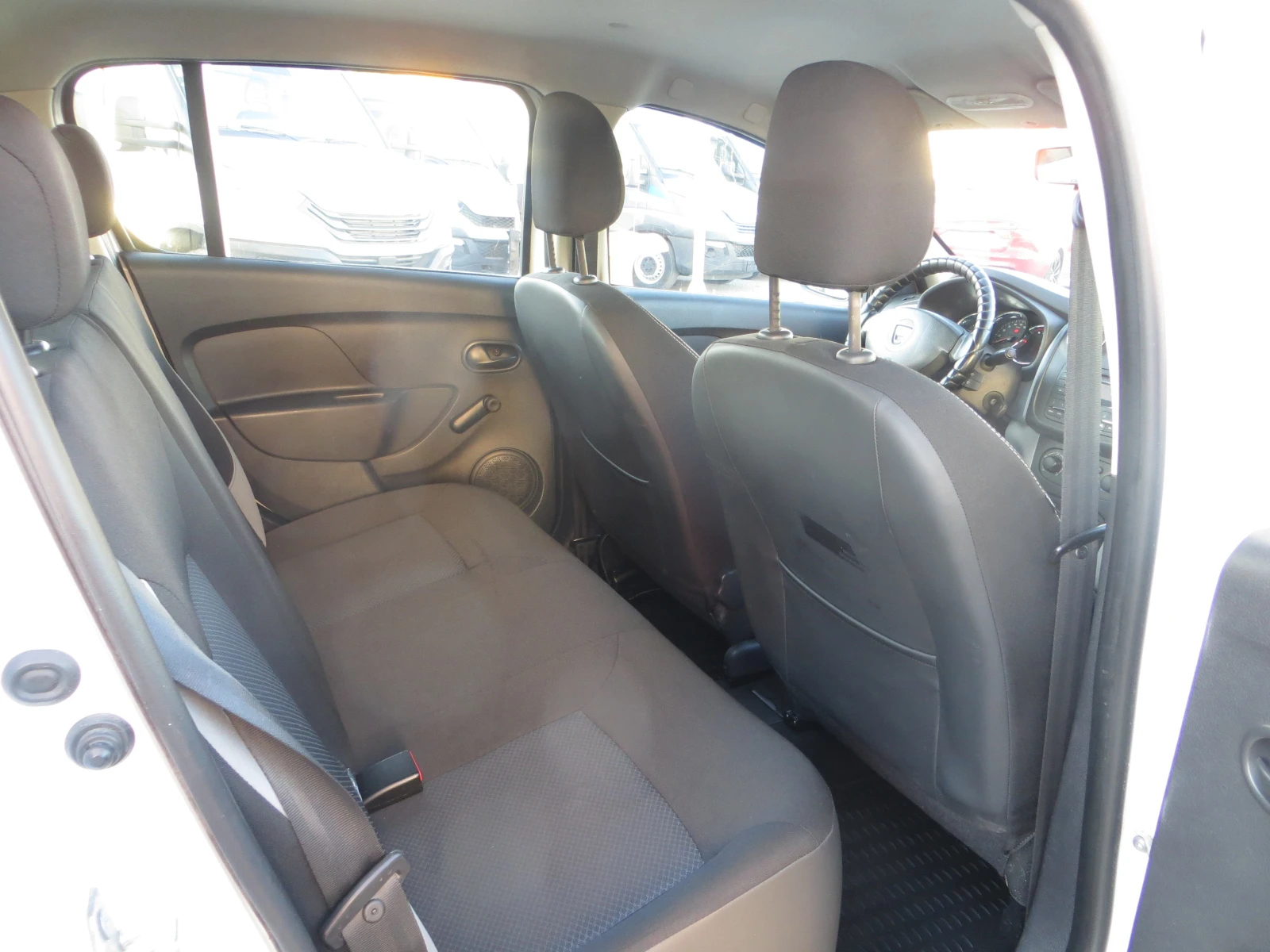 Dacia Sandero 1, 5 DCI N1, снимка 12 - Автомобили и джипове - 56311855