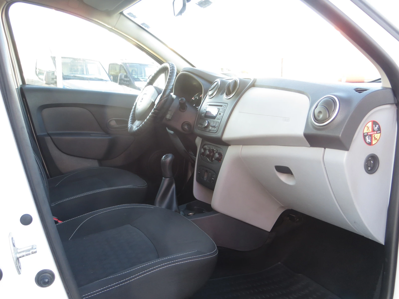 Dacia Sandero 1, 5 DCI N1, снимка 13 - Автомобили и джипове - 56311855