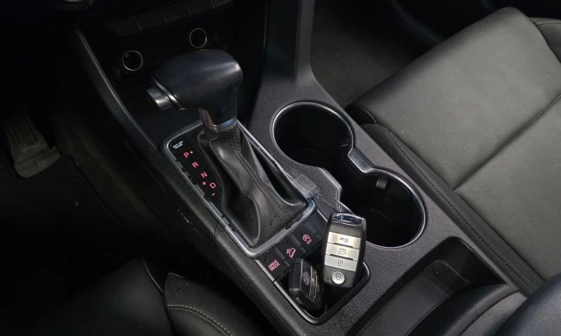 Kia Sportage Diesel 2WD Prestige  * НАЙ-ДОБРА ЦЕНА В БЪЛГАРИЯ* , снимка 9 - Автомобили и джипове - 52036906