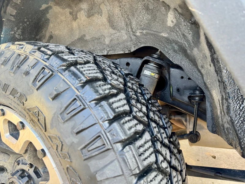 Toyota Fj cruiser 4WD/ АУТО/ ТЕГЛИЧ/ БЛОКАЖ НА ДИФЕРЕНЦИАЛА / GAZ, снимка 6 - Автомобили и джипове - 52613671