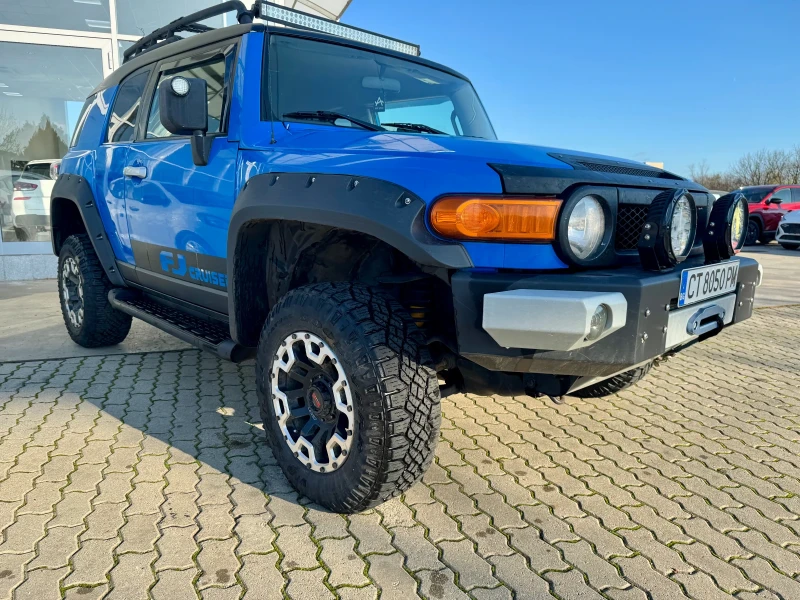 Toyota Fj cruiser 4WD/ АУТО/ ТЕГЛИЧ/ БЛОКАЖ НА ДИФЕРЕНЦИАЛА / GAZ, снимка 3 - Автомобили и джипове - 52613671