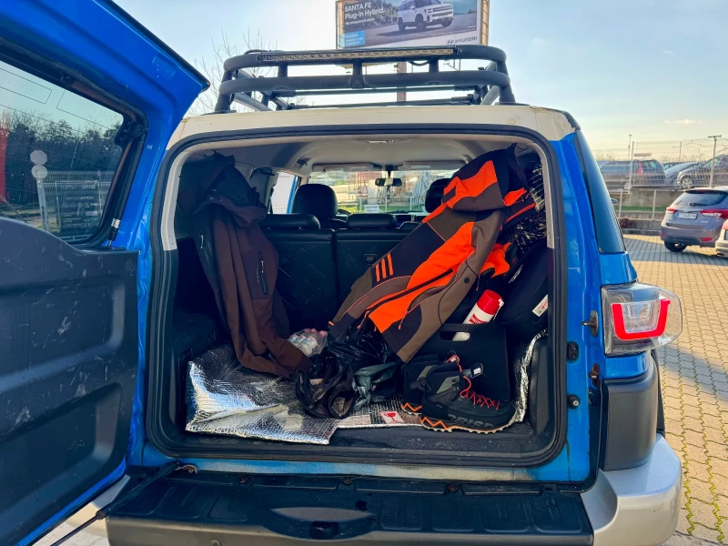 Toyota Fj cruiser 4WD/ АУТО/ ТЕГЛИЧ/ БЛОКАЖ НА ДИФЕРЕНЦИАЛА / GAZ, снимка 16 - Автомобили и джипове - 52613671