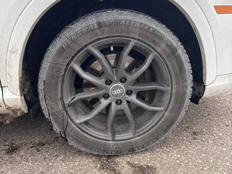 Audi Q3 2015 QUATTRO * БЕЗ ПЪРВОНАЧАЛНА ВНОСКА* , снимка 5 - Автомобили и джипове - 52869631