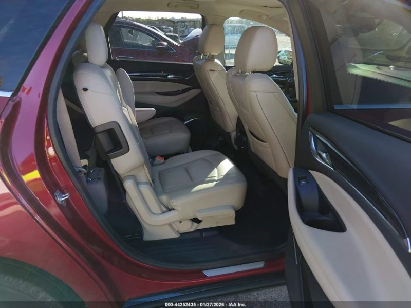 Buick Enclave Essence, снимка 8 - Автомобили и джипове - 53464358