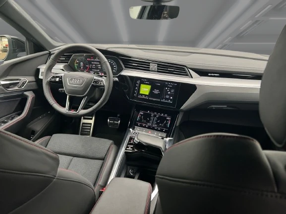 Audi Q8 e-Tron SUV 55 = S-line= Гаранция - изображение 7
