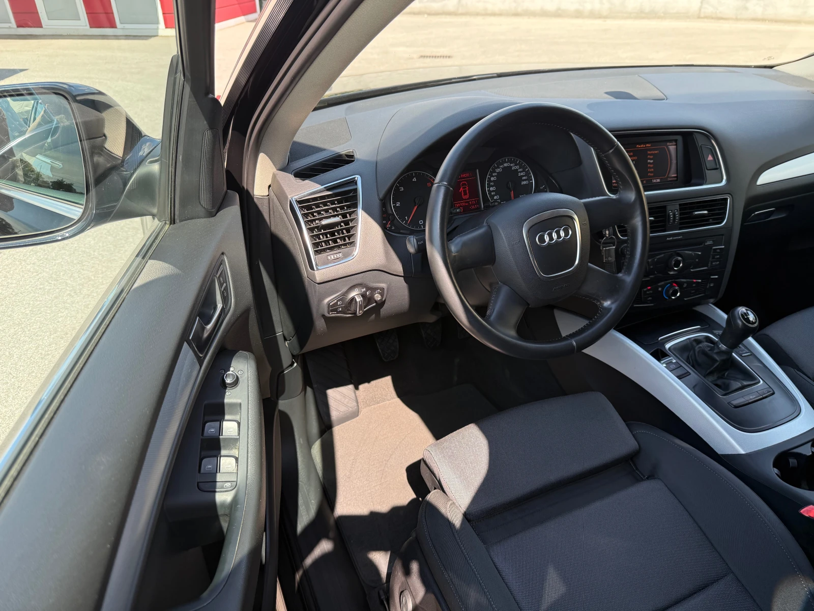 Audi Q5 2.0TDI quattro 170к.с.  !!! ТОП СЪСТОЯНИЕ !!!!! - изображение 10