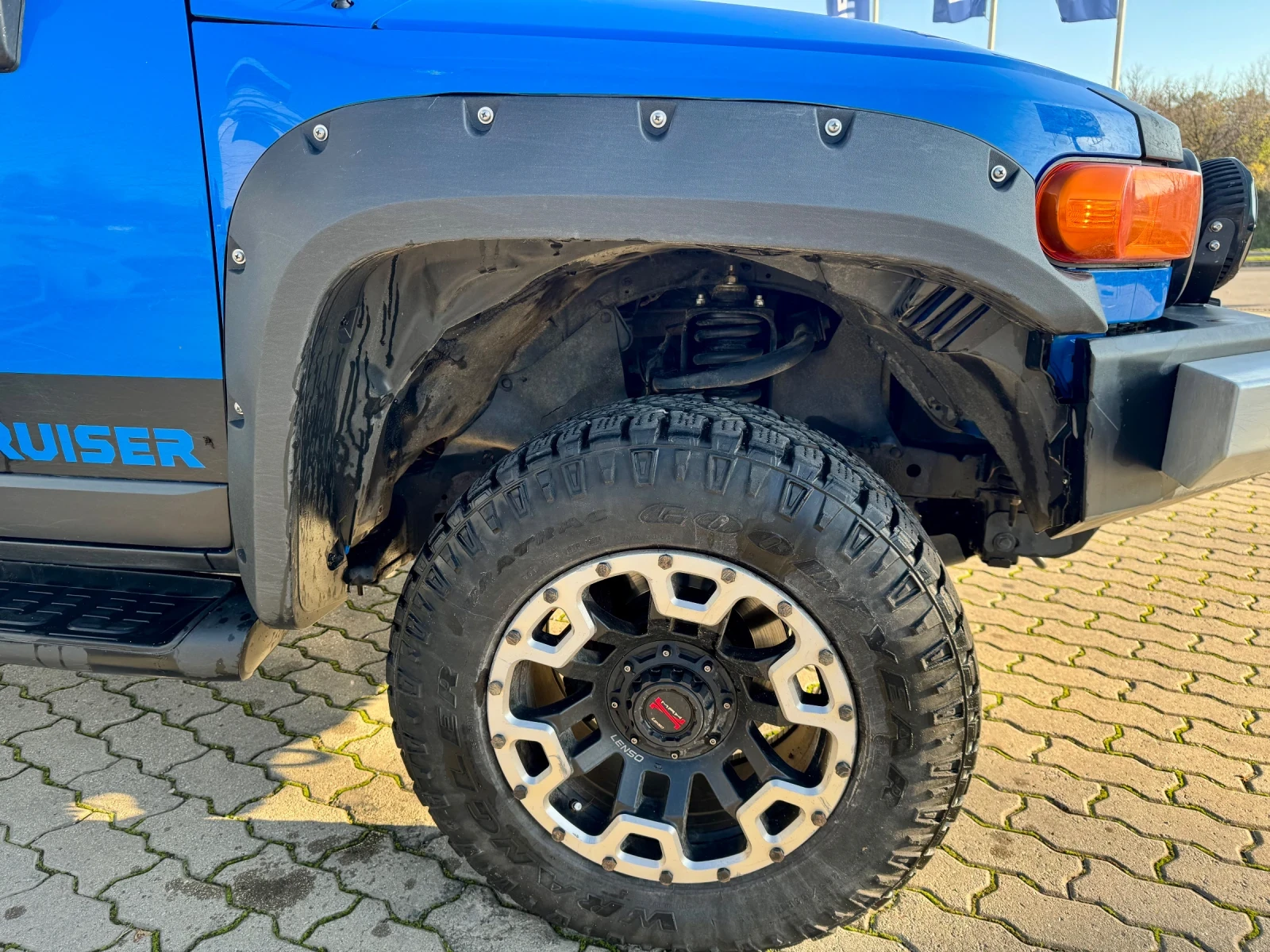 Toyota Fj cruiser 4WD/ АУТО/ ТЕГЛИЧ/ БЛОКАЖ НА ДИФЕРЕНЦИАЛА / GAZ - изображение 4