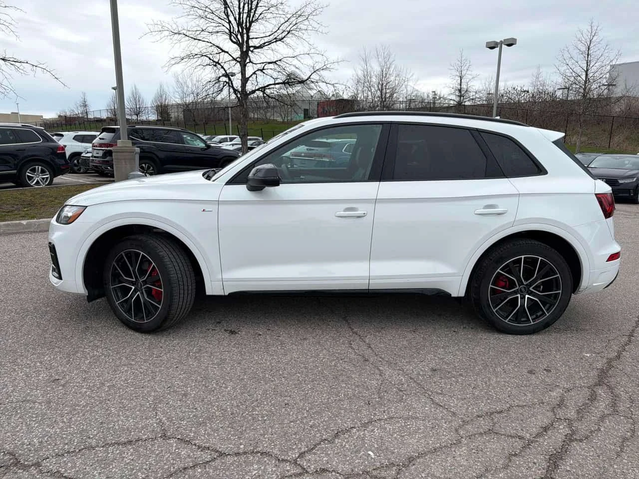 Audi Q5 * Technik * CARFAX * БЕЗ ПЪРВОНАЧАЛНА ВНОСКА, снимка 2 - Автомобили и джипове - 54373513