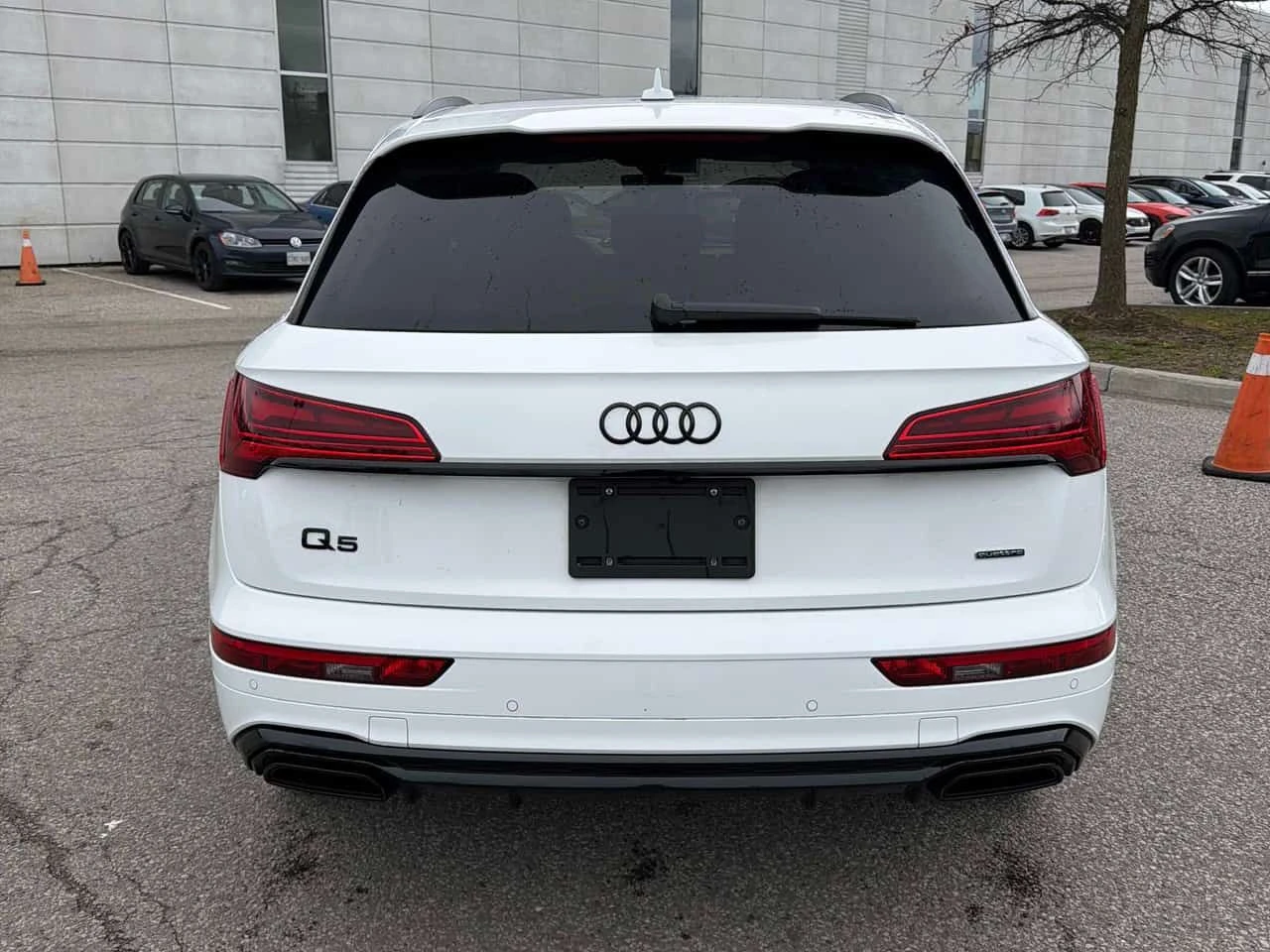 Audi Q5 * Technik * CARFAX * БЕЗ ПЪРВОНАЧАЛНА ВНОСКА, снимка 4 - Автомобили и джипове - 54373513