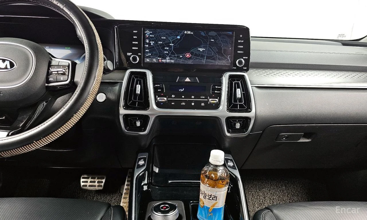 Kia Sorento 2.2D Signature 4x4* 360 CAM* DISTRONIC* ОБДУХВАНЕ*, снимка 11 - Автомобили и джипове - 54712672