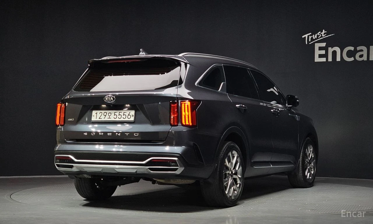 Kia Sorento 2.2D Signature 4x4* 360 CAM* DISTRONIC* ОБДУХВАНЕ*, снимка 3 - Автомобили и джипове - 54712672