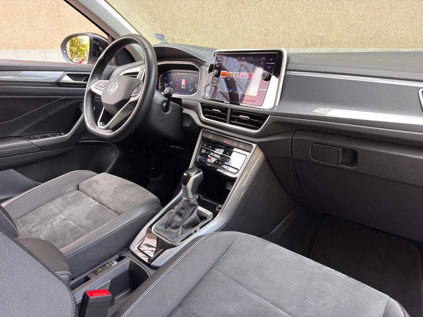 VW T-Roc, снимка 9 - Автомобили и джипове - 56269490