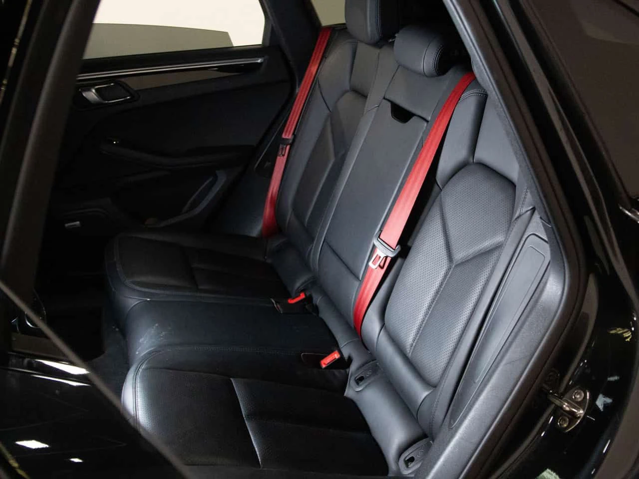 Porsche Macan * S | PREMIUM PLUS | 19" SPORT WHEELS * CARFAX, снимка 16 - Автомобили и джипове - 54783866