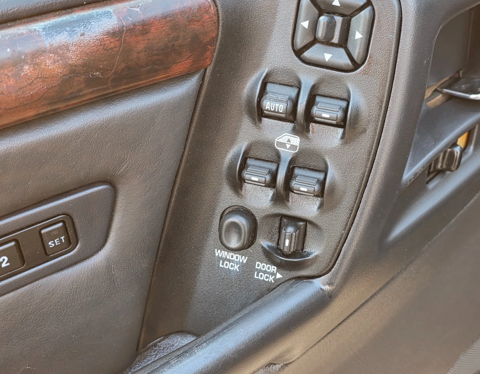Jeep Grand cherokee 5.9 V8 LIMITED, снимка 15 - Автомобили и джипове - 54875566