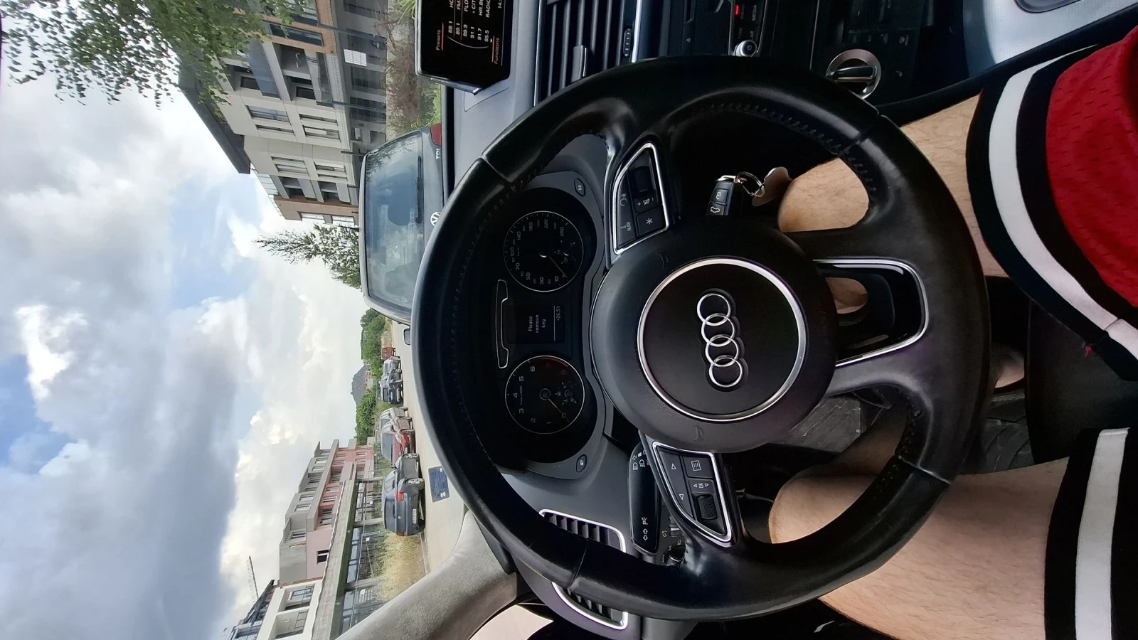 Audi Q3 2.0 TFSI, снимка 14 - Автомобили и джипове - 55061060