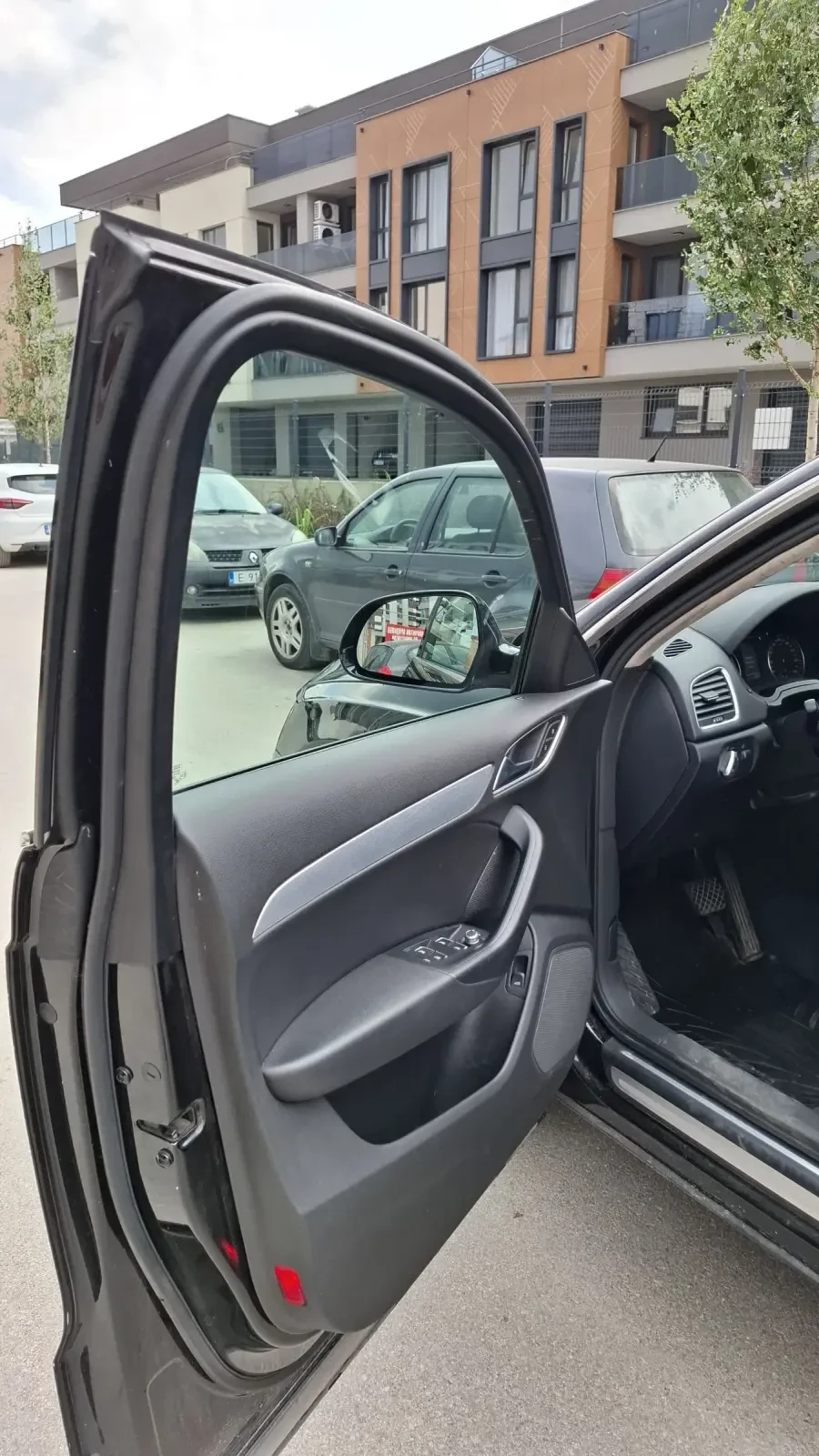 Audi Q3 2.0 TFSI, снимка 16 - Автомобили и джипове - 55061060