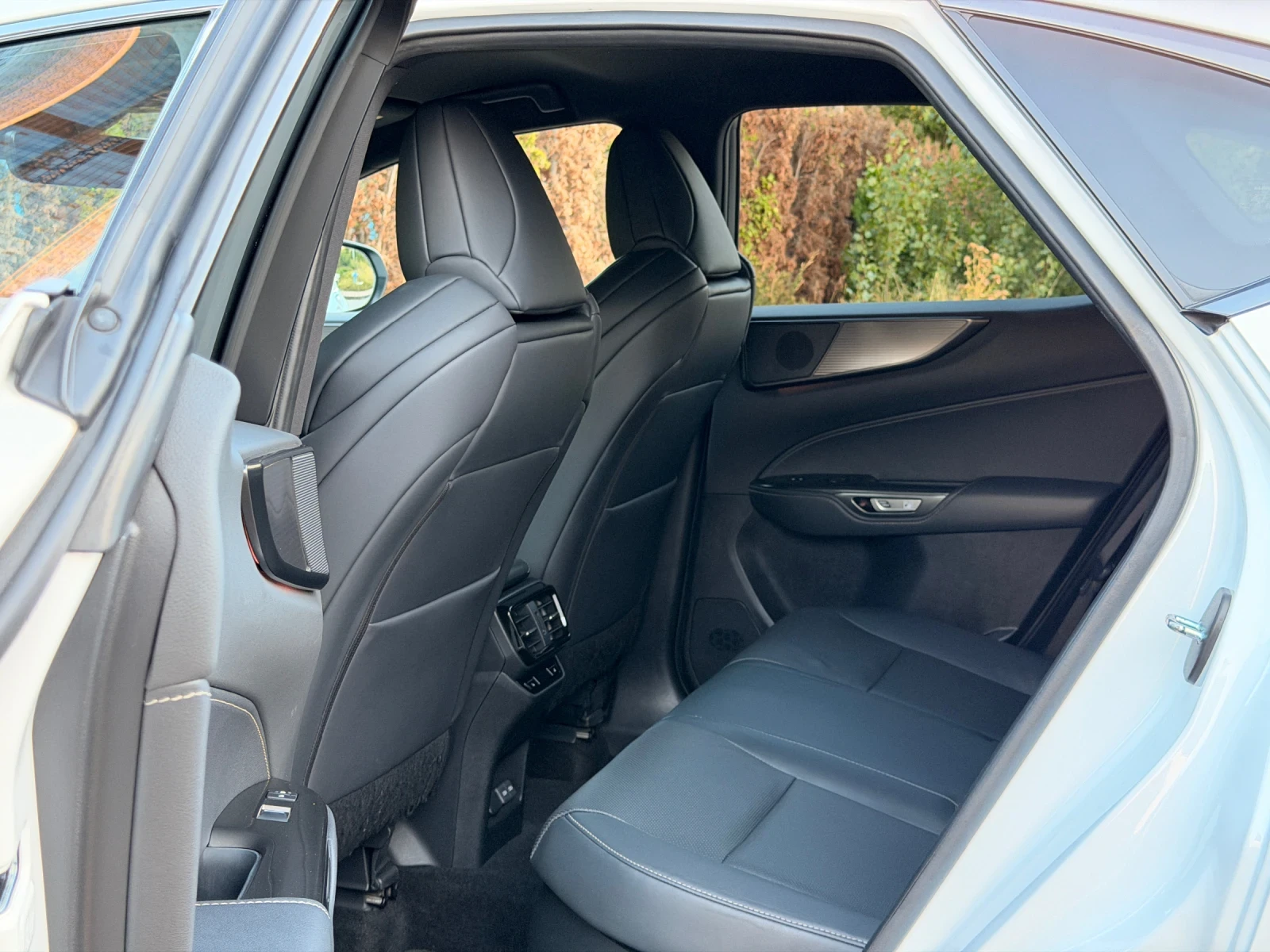 Lexus NX 350h F-SPORT-AWD-KEYLES-ПОДГРЕВ-ОБДУХВАНЕ-360КАМЕРА-FUL, снимка 11 - Автомобили и джипове - 56154698