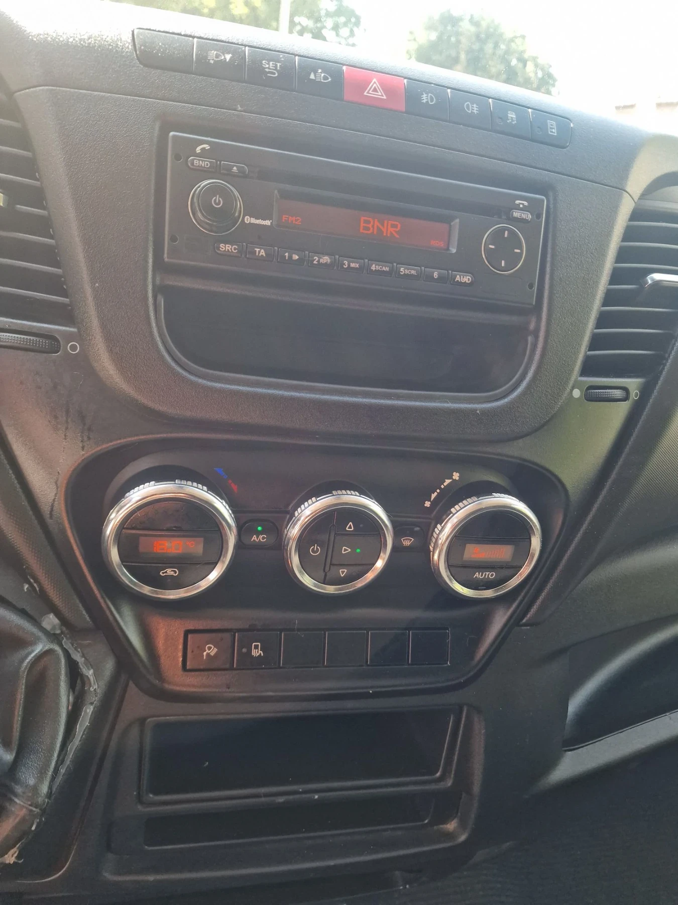 Iveco 35S18 35s17 клима 3.0HPI, снимка 8 - Бусове и автобуси - 55575549