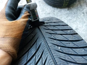 Гуми Зимни 235/50R19, снимка 5