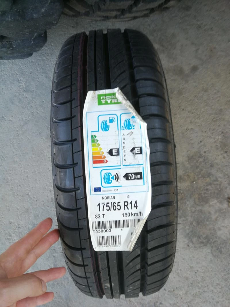 Гуми Летни 175/65R14, снимка 1 - Гуми и джанти - 45863904