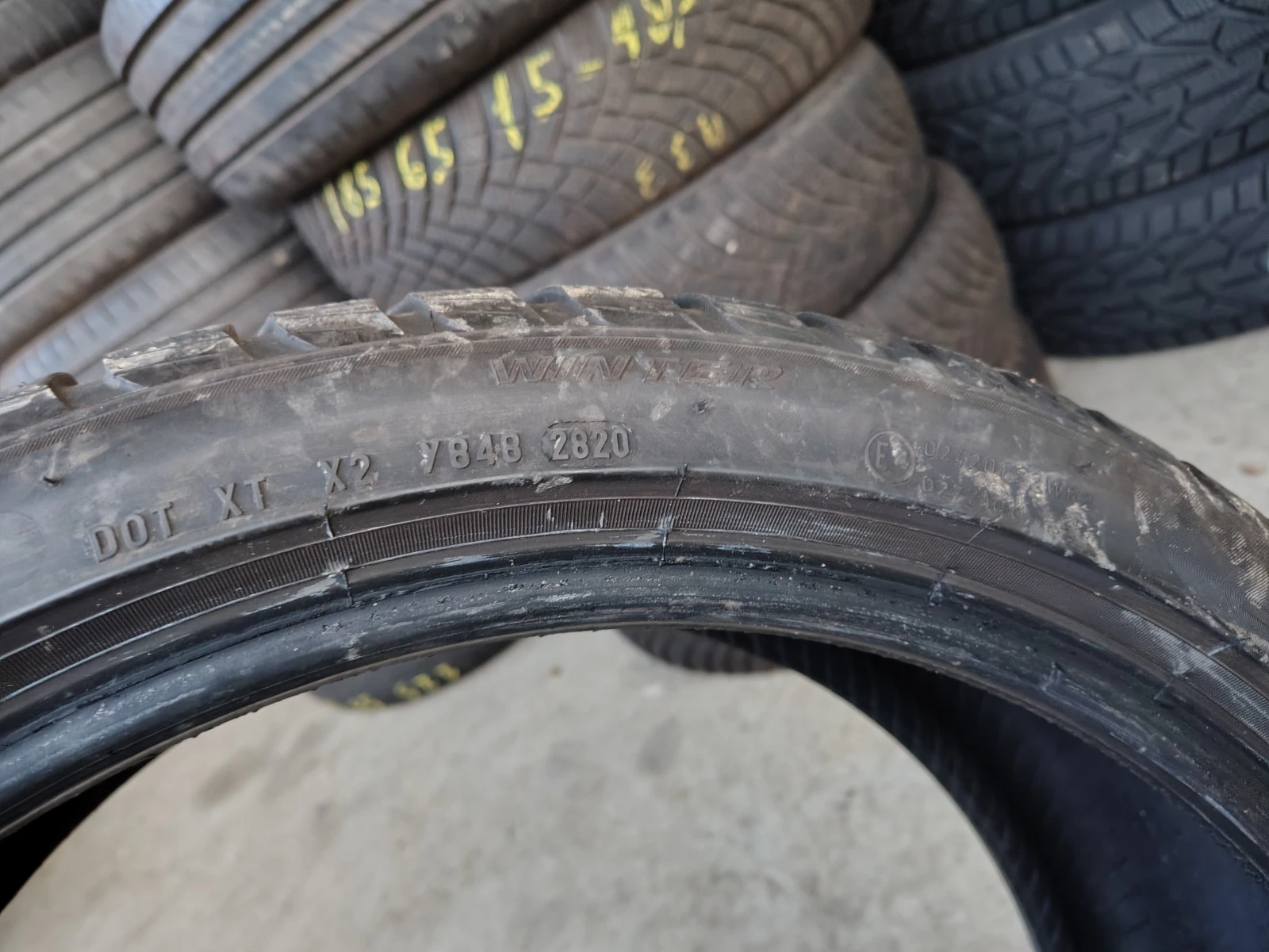 Гуми Зимни 225/40R19, снимка 8 - Гуми и джанти - 54091200