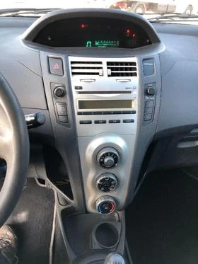 Toyota Yaris 1.0i, снимка 8