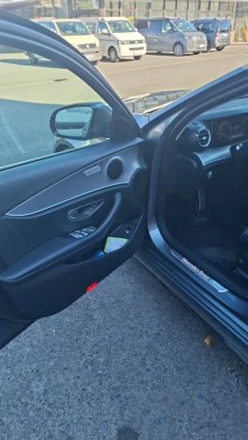 Mercedes-Benz E 220, снимка 8