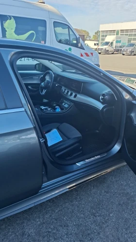Mercedes-Benz E 220, снимка 7