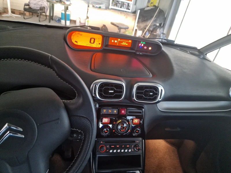 Citroen C3 Picasso 1.6 HDI, снимка 17 - Автомобили и джипове - 43394994