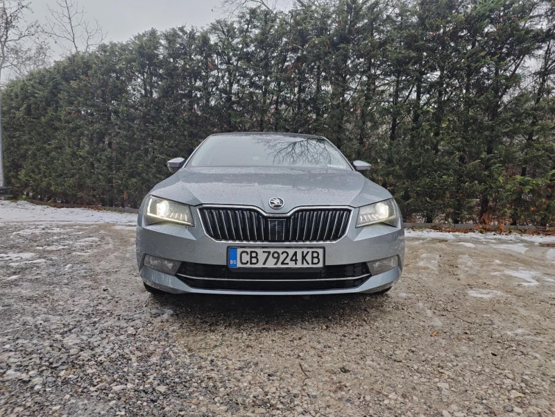 Skoda Superb Laurin & Klement, 190 HP, 4x4, сервизна история, снимка 1 - Автомобили и джипове - 48256550