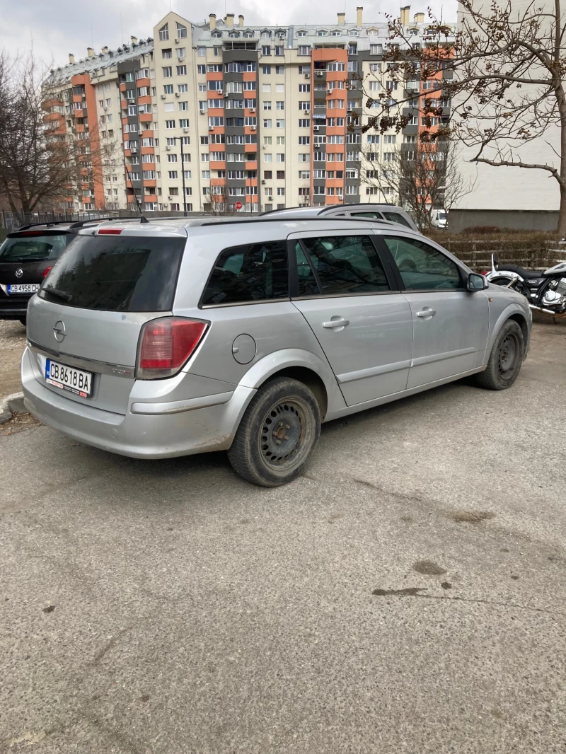 Opel Astra 1.7 CTDI, снимка 2 - Автомобили и джипове - 48368790