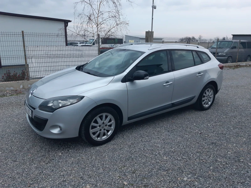 Renault Megane КАТО НОВ, снимка 9 - Автомобили и джипове - 48442669