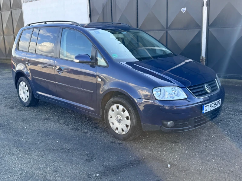 VW Touran 2.0 TDI Автоматик, снимка 3 - Автомобили и джипове - 49085419