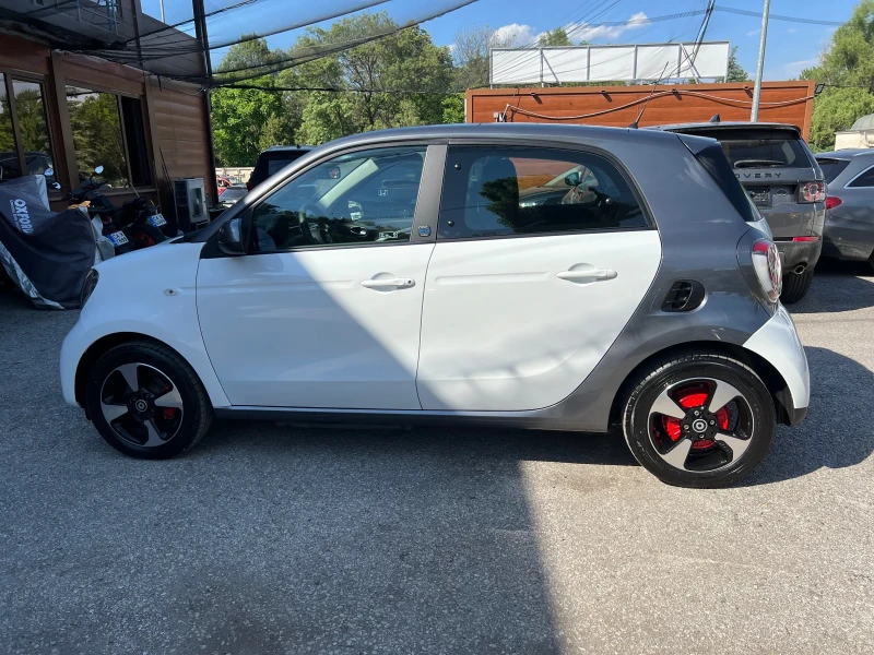 Smart Forfour EQ JBL LED Панорама Навигация Facelift , снимка 8 - Автомобили и джипове - 50540427