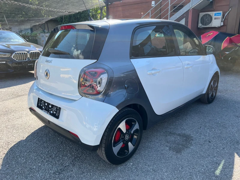 Smart Forfour EQ JBL LED Панорама Навигация Facelift , снимка 5 - Автомобили и джипове - 50540427