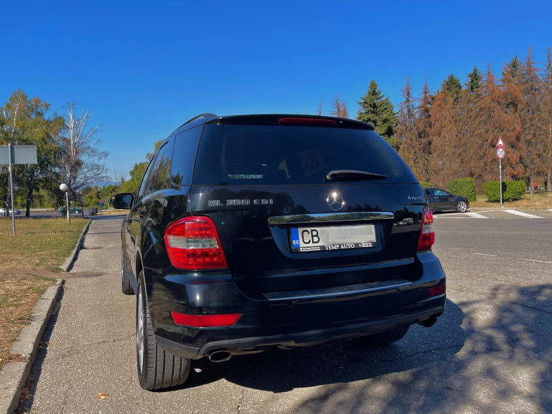 Mercedes-Benz ML 350 4MATIC | РЕАЛНИ КМ | LED ФАРОВЕ | 21, снимка 4 - Автомобили и джипове - 52568185