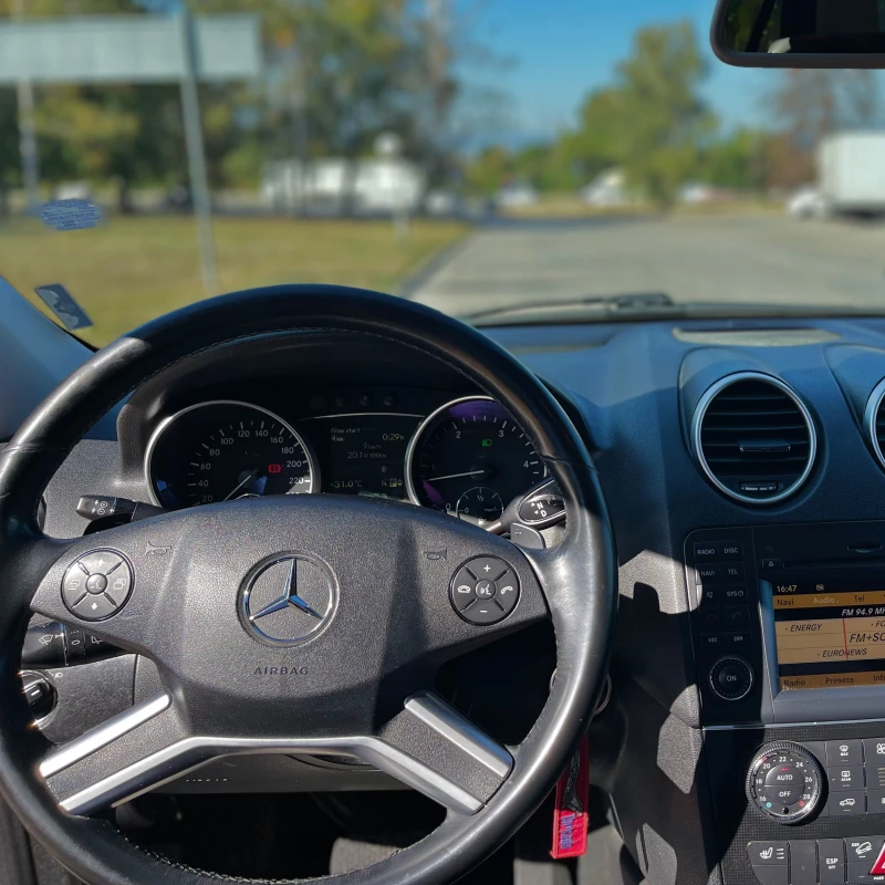 Mercedes-Benz ML 350 4MATIC | РЕАЛНИ КМ | LED ФАРОВЕ | 21, снимка 10 - Автомобили и джипове - 52568185