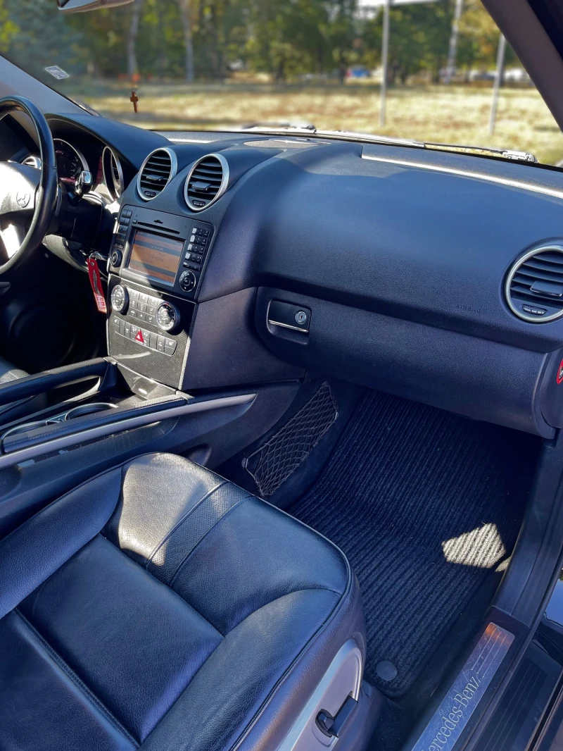 Mercedes-Benz ML 350 4MATIC | РЕАЛНИ КМ | LED ФАРОВЕ | 21, снимка 11 - Автомобили и джипове - 52568185