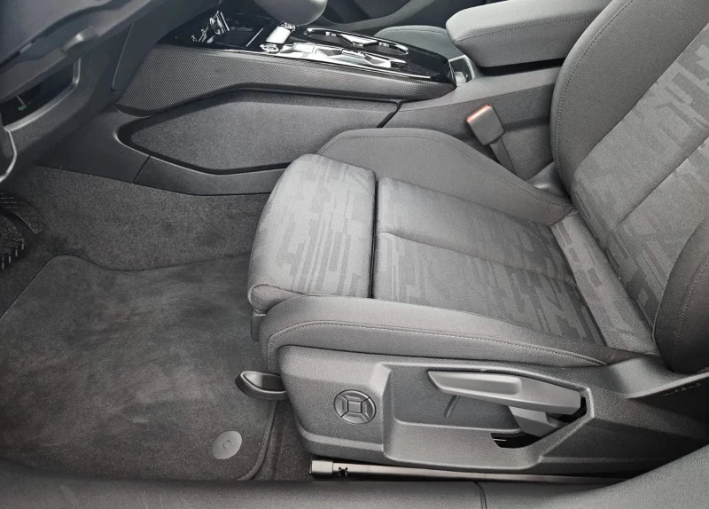 Audi A5 35TFSI, снимка 6 - Автомобили и джипове - 52552326