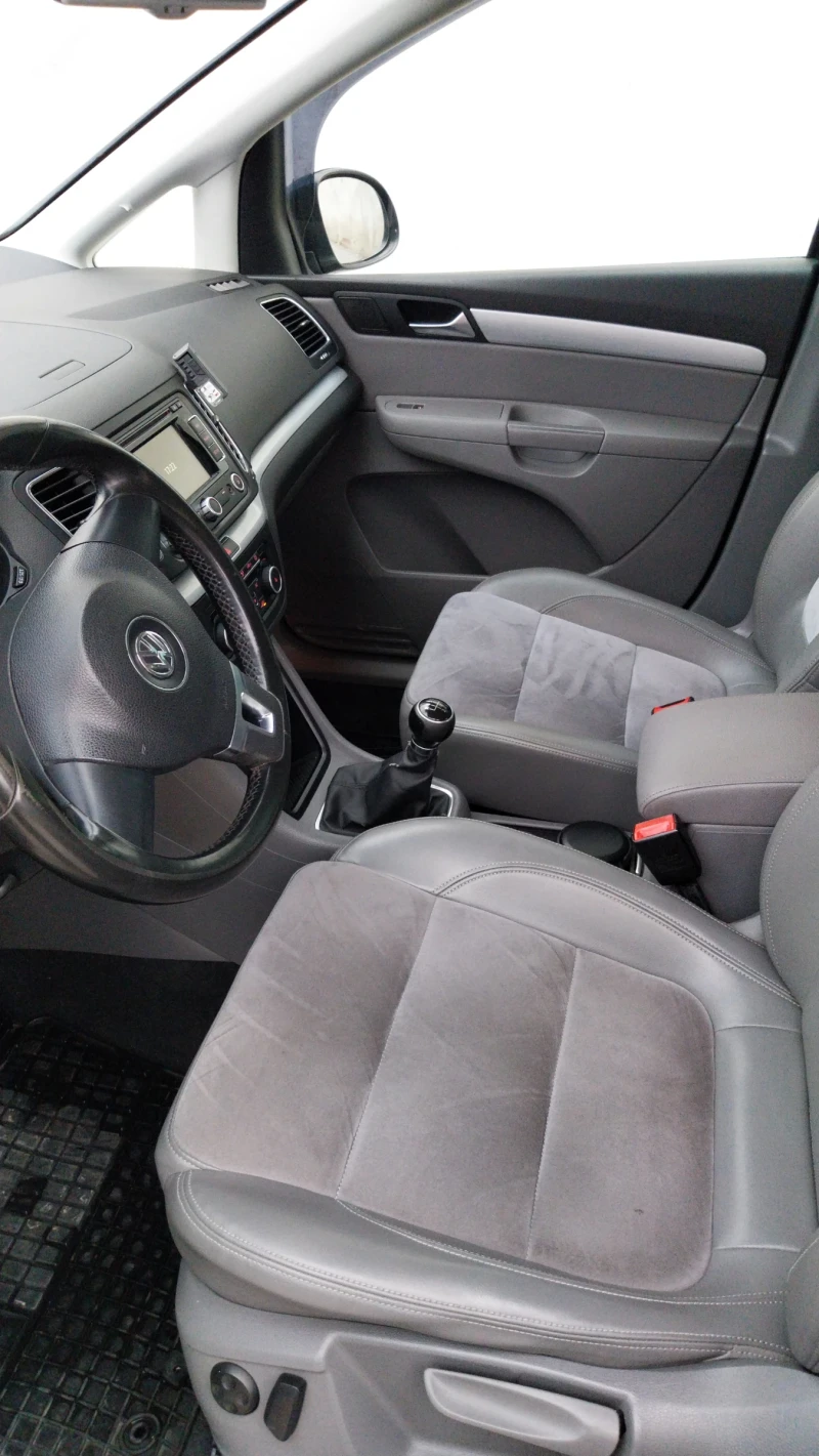 VW Sharan Highline, снимка 10 - Автомобили и джипове - 52631826
