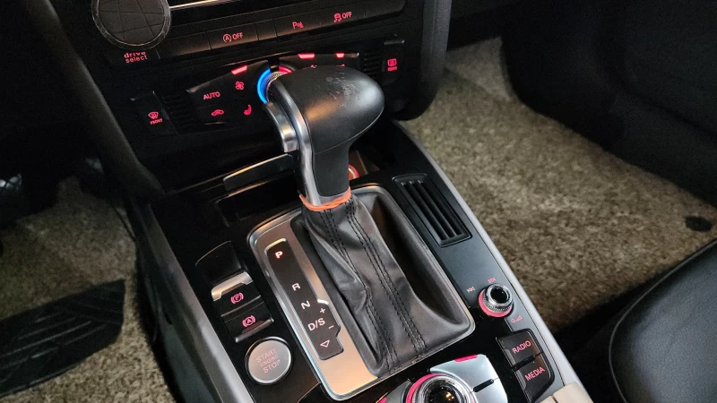 Audi A4 2.0TDI DYNAMIC autogeorge.com, снимка 8 - Автомобили и джипове - 52811153