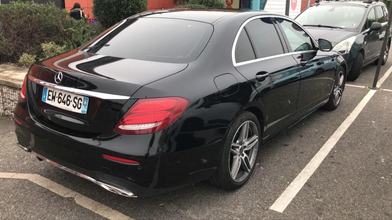 Mercedes-Benz E 220 d AMG, снимка 3 - Автомобили и джипове - 53132326
