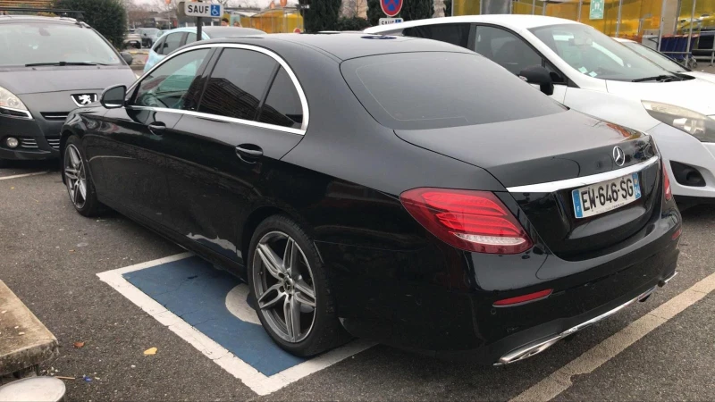 Mercedes-Benz E 220 d AMG, снимка 4 - Автомобили и джипове - 53132326