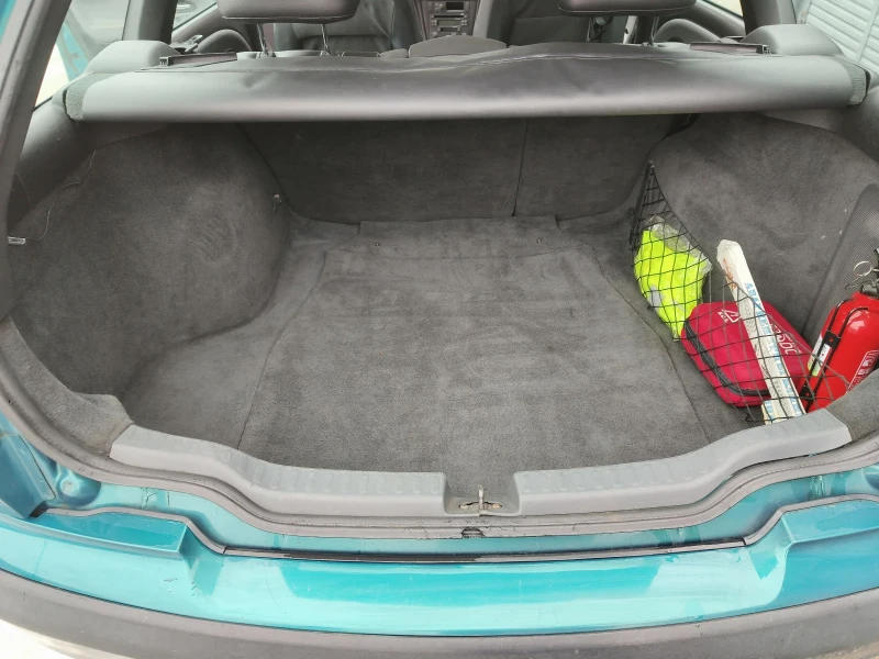 Volvo V40, снимка 12 - Автомобили и джипове - 53215875